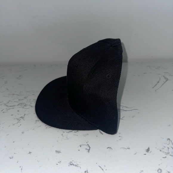 Black SnapBack - Picture 2 of 4